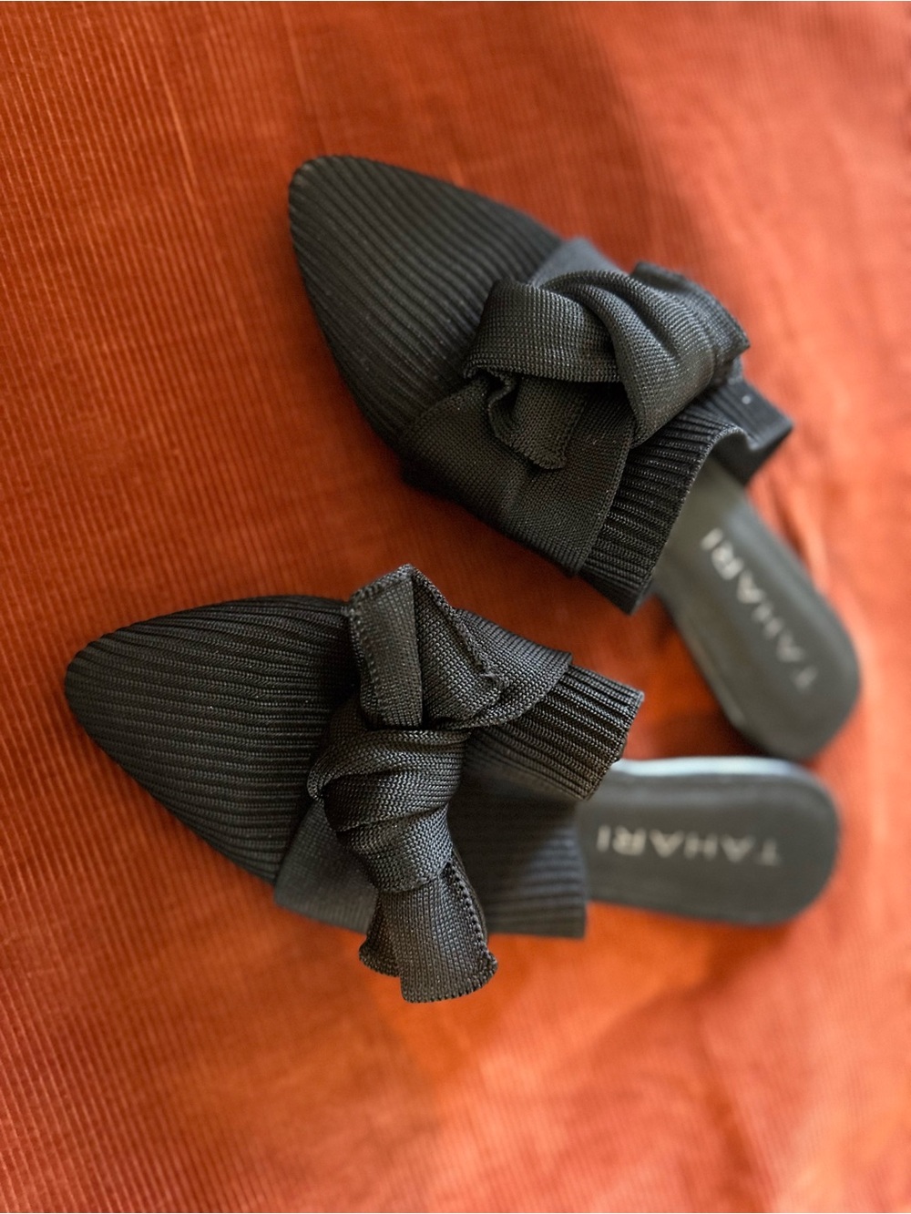 Tahari Black Knit Pointed Toe Bow Mules Flat Slides (Size 5.5)